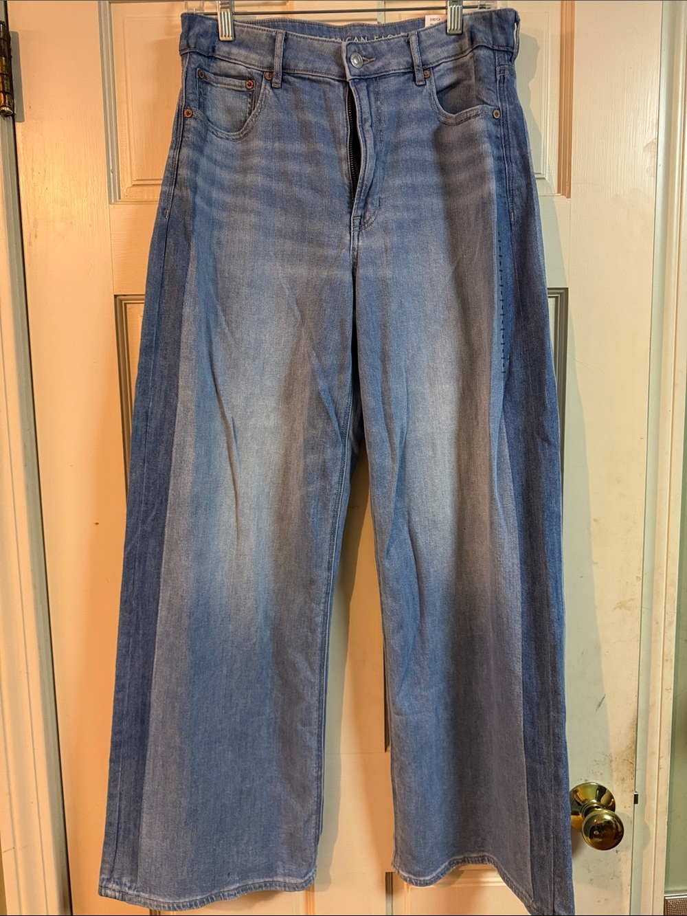 American Eagle Two-Tone Baggy Jeans